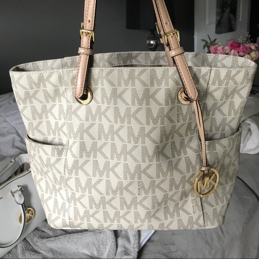 ✨ Mk logo tan purse Michael Kors